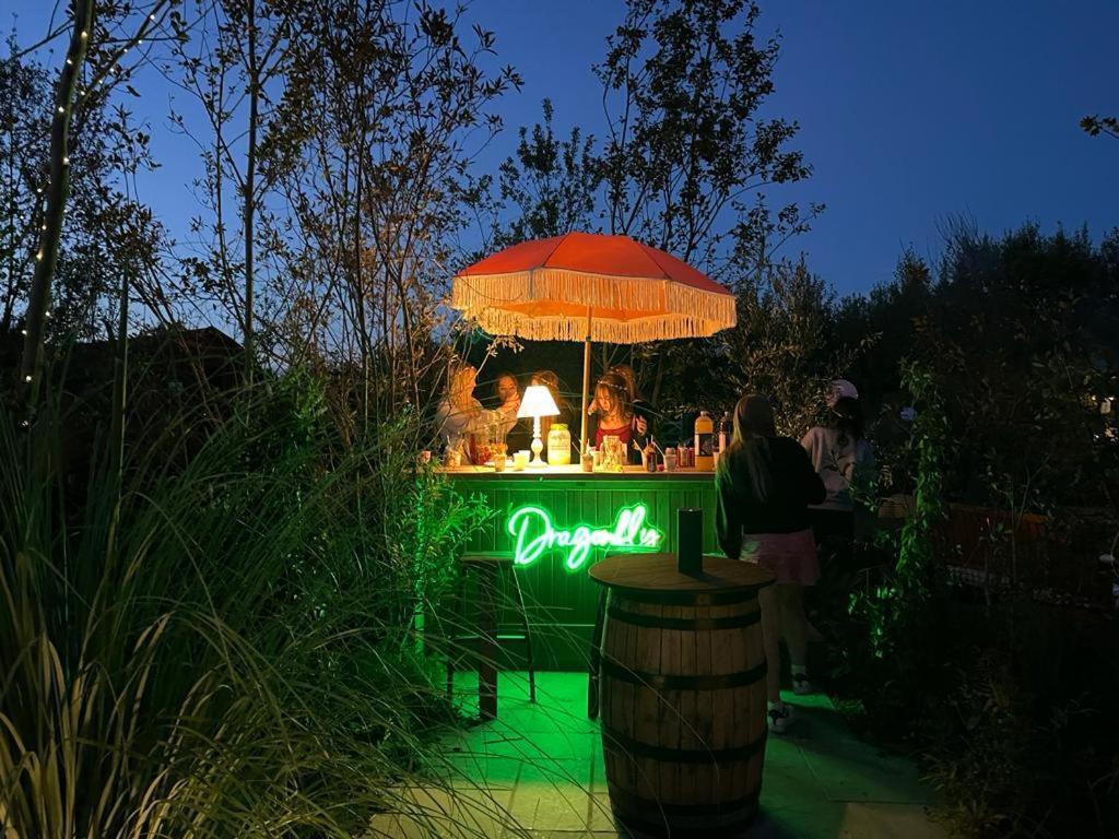Dragonfly Glamping Spa Retreat アシュフォード エクステリア 写真