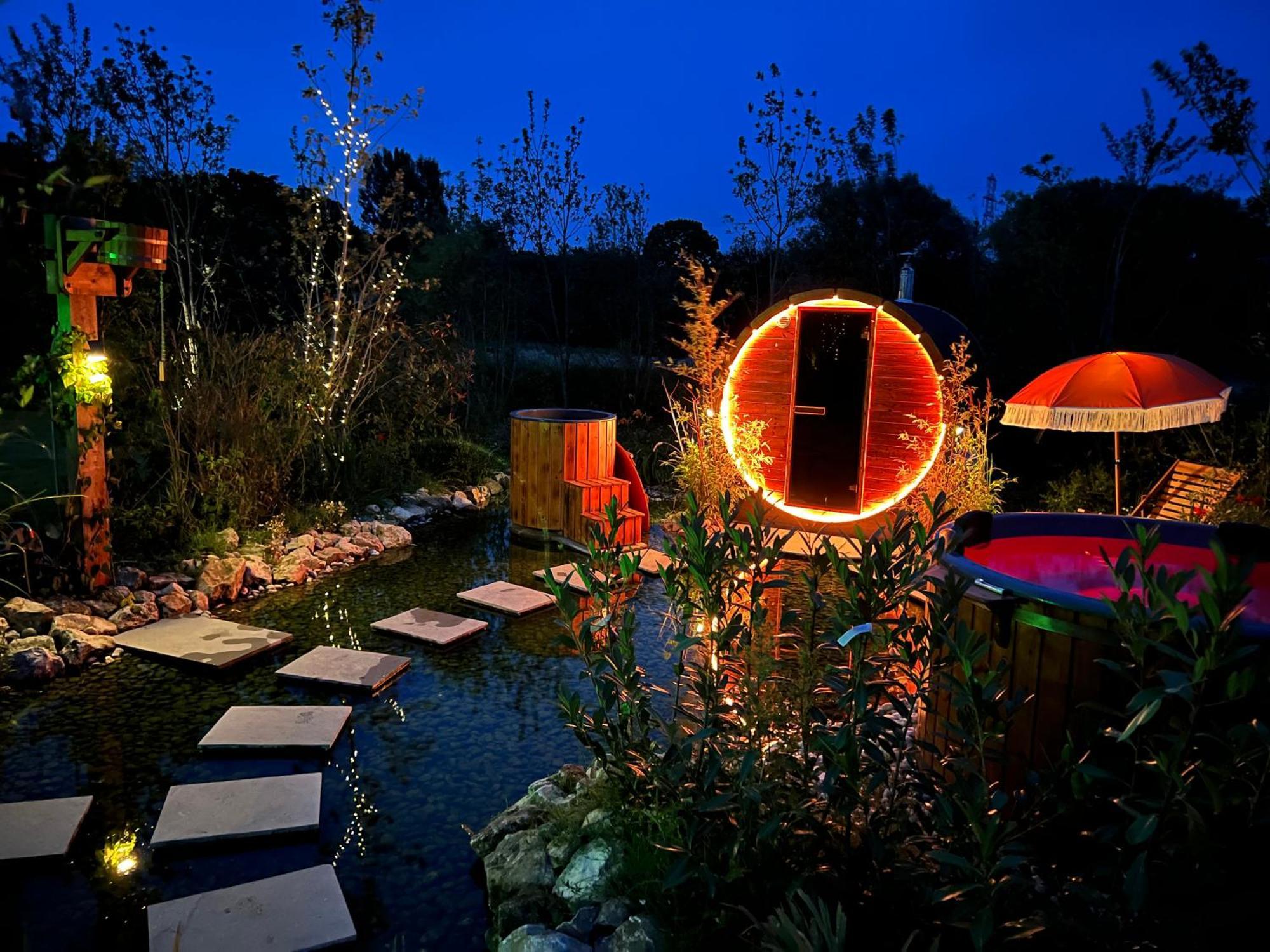 Dragonfly Glamping Spa Retreat アシュフォード エクステリア 写真